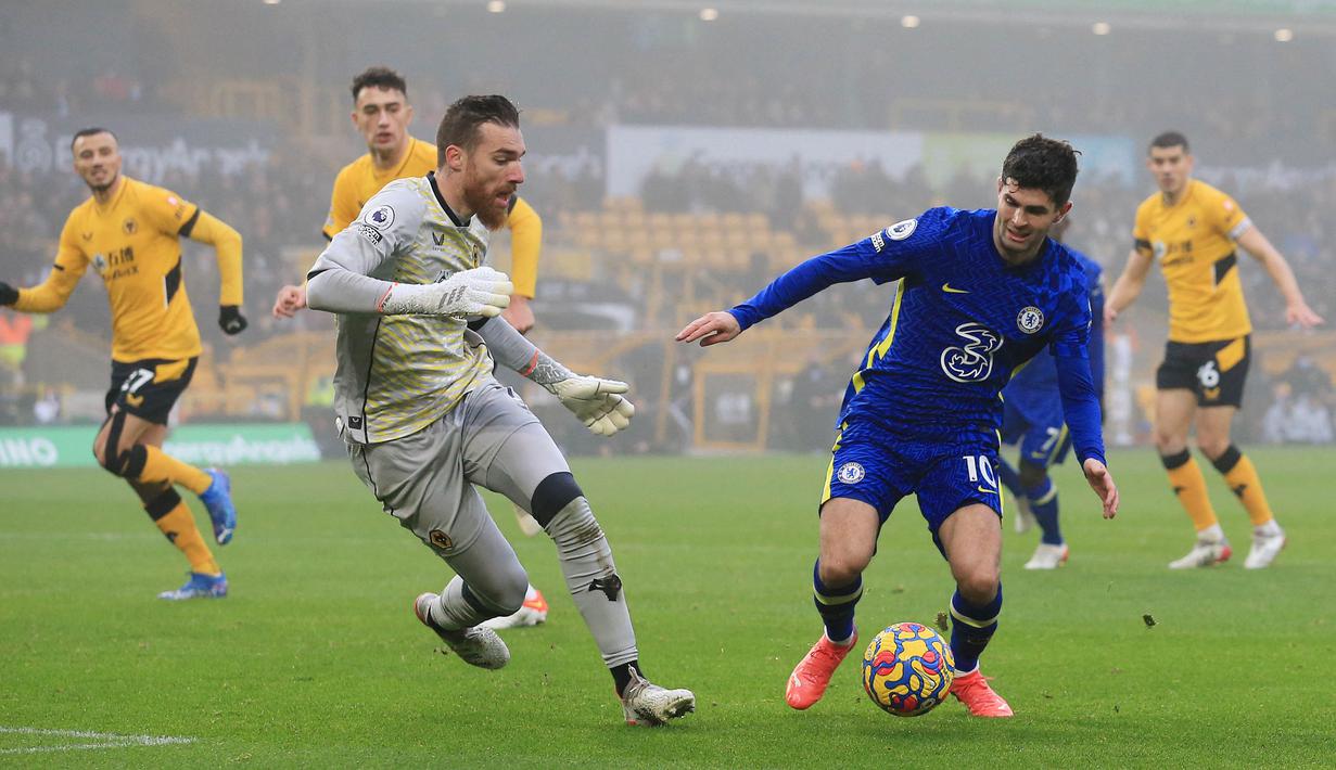 Sejauh ini performa Jose Sa terbilang cukup apik bersama Wolves. Ia menjadi salah satu kiper yang paling jarang kebobolan di EPL hingga pekan ke-24 yakni cuma 18 gol. (AFP/Lindsey Parnaby)