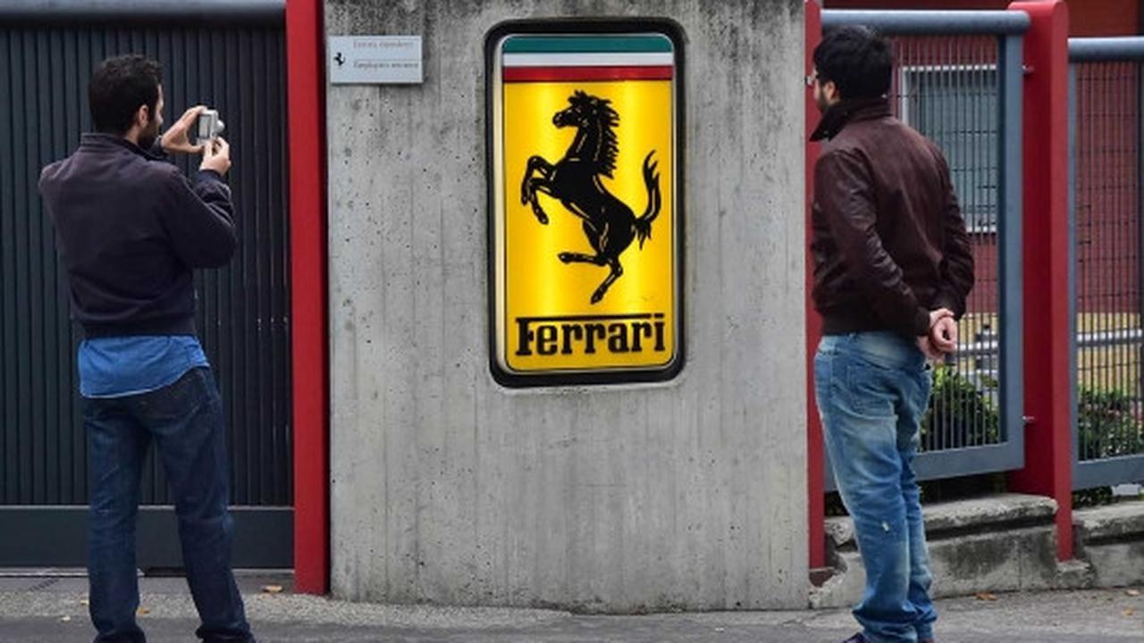 Berkunjung ke pameran mobil-mobil super di Museum Ferrari Italia