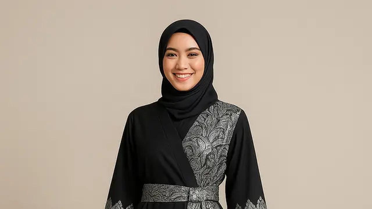 10 Model Gamis Batik Kombinasi Hitam Polos dan Silver, Jadi Outfit Kece Selama 2025