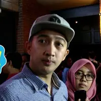 Kakak Angel Karamoy, Danny Karamoy menceritakan kegiatan Angel pasca bercerai dengan Steven Rumangkang.