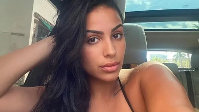 Sosok Chaney Jones, Teman Dekat Kanye West yang Mirip Kim Kardashian