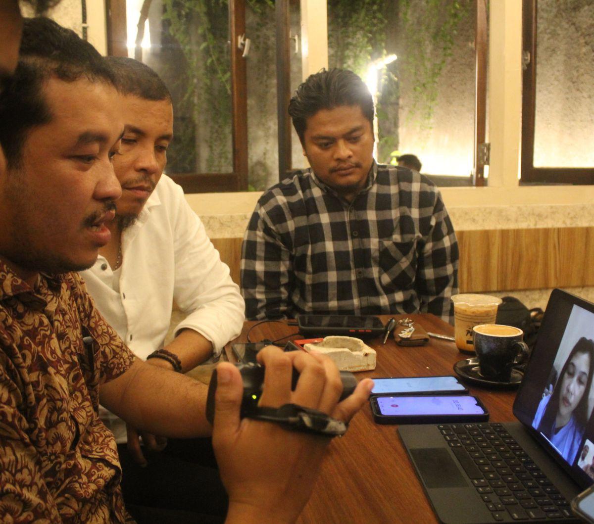 Ramos mengatakan, berdasarkan keterangan tertulis MA, ada lima hakim agung yang memeriksa perkara tersebut. Terjadi dissenting opinion atau perbedaan pendapat dalam perkara tersebut.