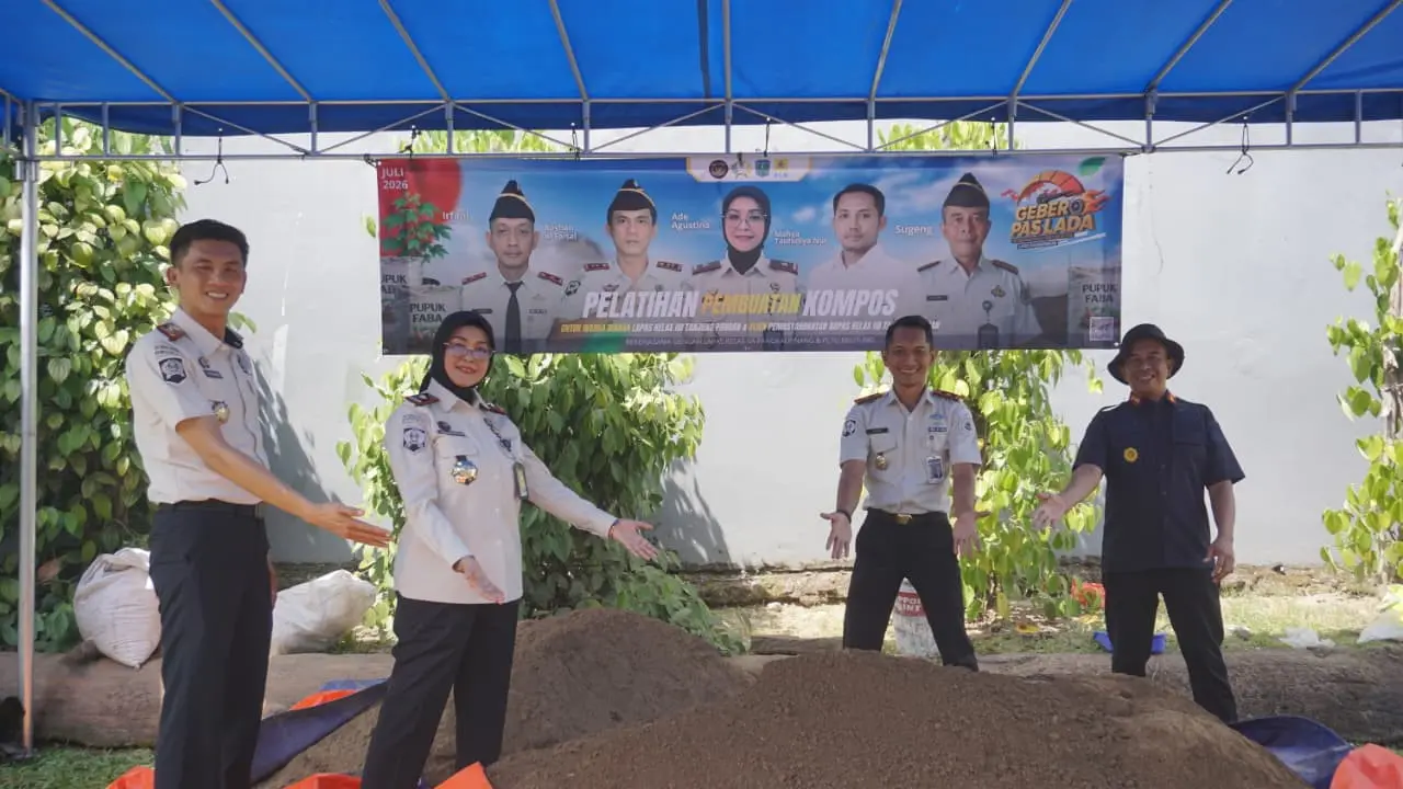 Warga binaan di Bangka Belitung dilatih mengolah limbah batu bara menjadi pupuk kompos ramah lingkungan.