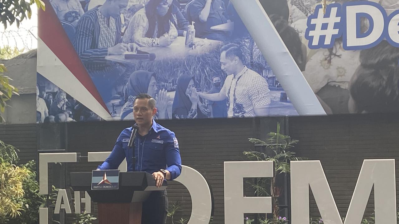 AHY Berhentikan Lukas Enembe sebagai Ketua DPD Demokrat Papua