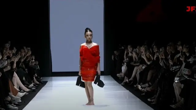 Naura Ayu  saat Catwalk. [YouTube JF3]