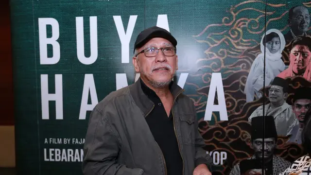 Iwan Fals saat menyaksikan film Buya Hamka