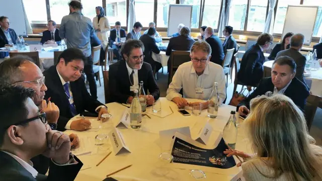 Menteri Koordinator Bidang Perekonomian Airlangga Hartarto hadir sebagai panelis dalam workshop percepatan transisi energi di emerging and developing economies pada World Economic Forum Annual Meeting 2022 di Davos, Swiss, Senin (23/5/2022). (Dok ekon.go.