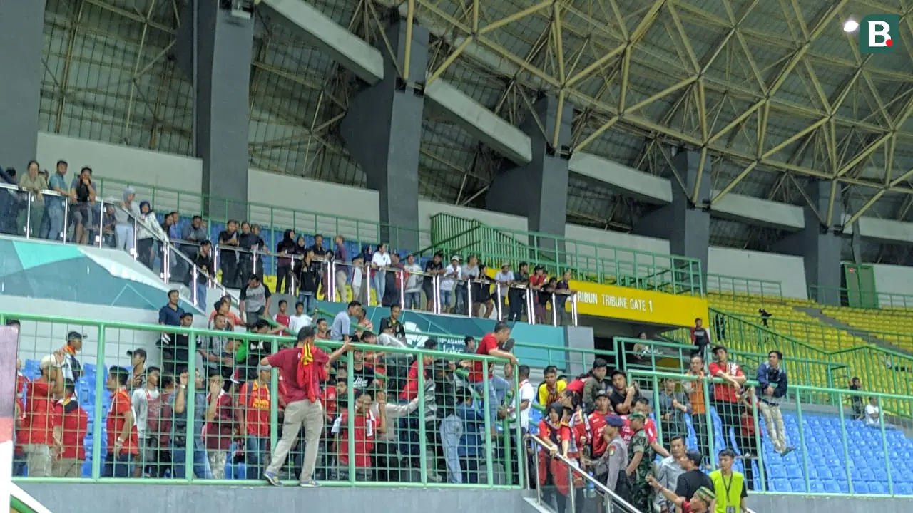 Suporter Semen Padang.