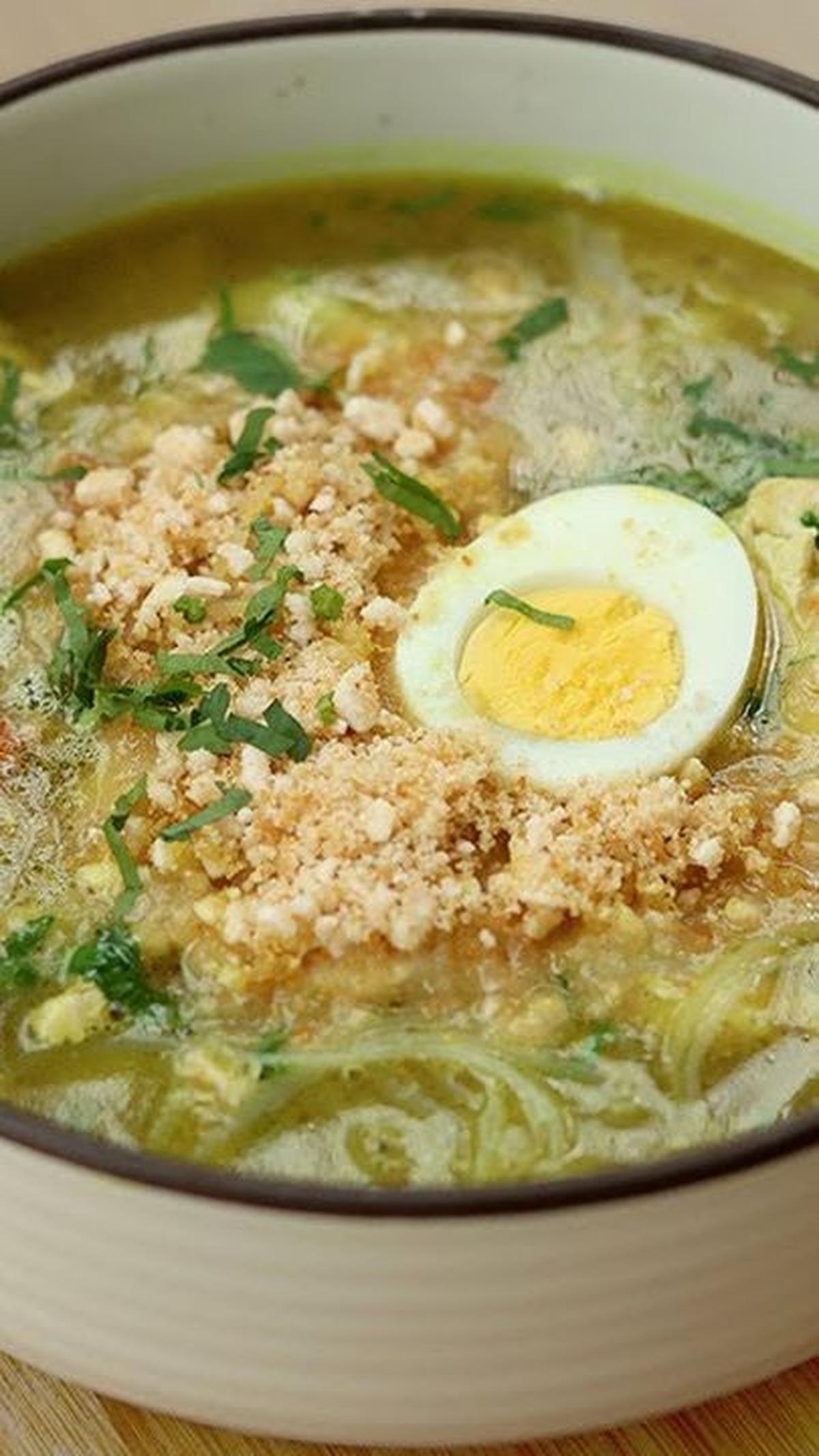 2. Soto Ayam Lamongan ala Chef Devina Hermawan
