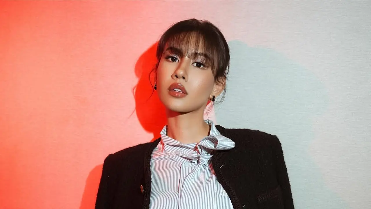 Potret Tampilan Baru Shenina Cinnamon di Gala Premiere Film Dopamin, Tampil Manis dengan Rambut Berponi