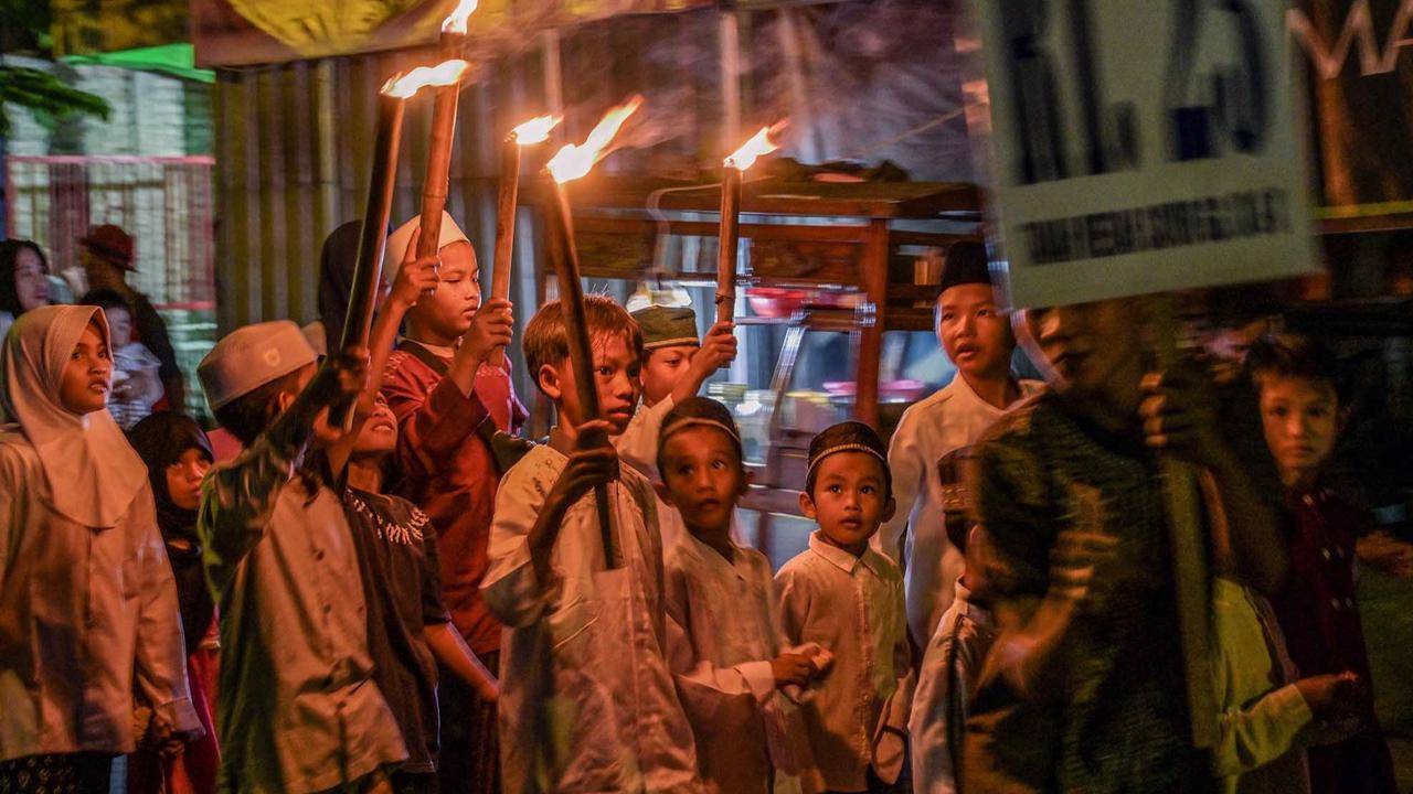 FOTO: Kemeriahan Pawai Obor Menyambut 1 Muharram 1447 H
