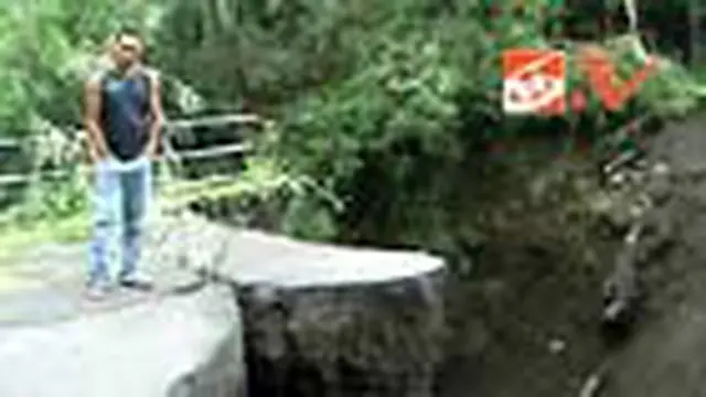 Lahar Dingin Putus Jembatan di Klaten