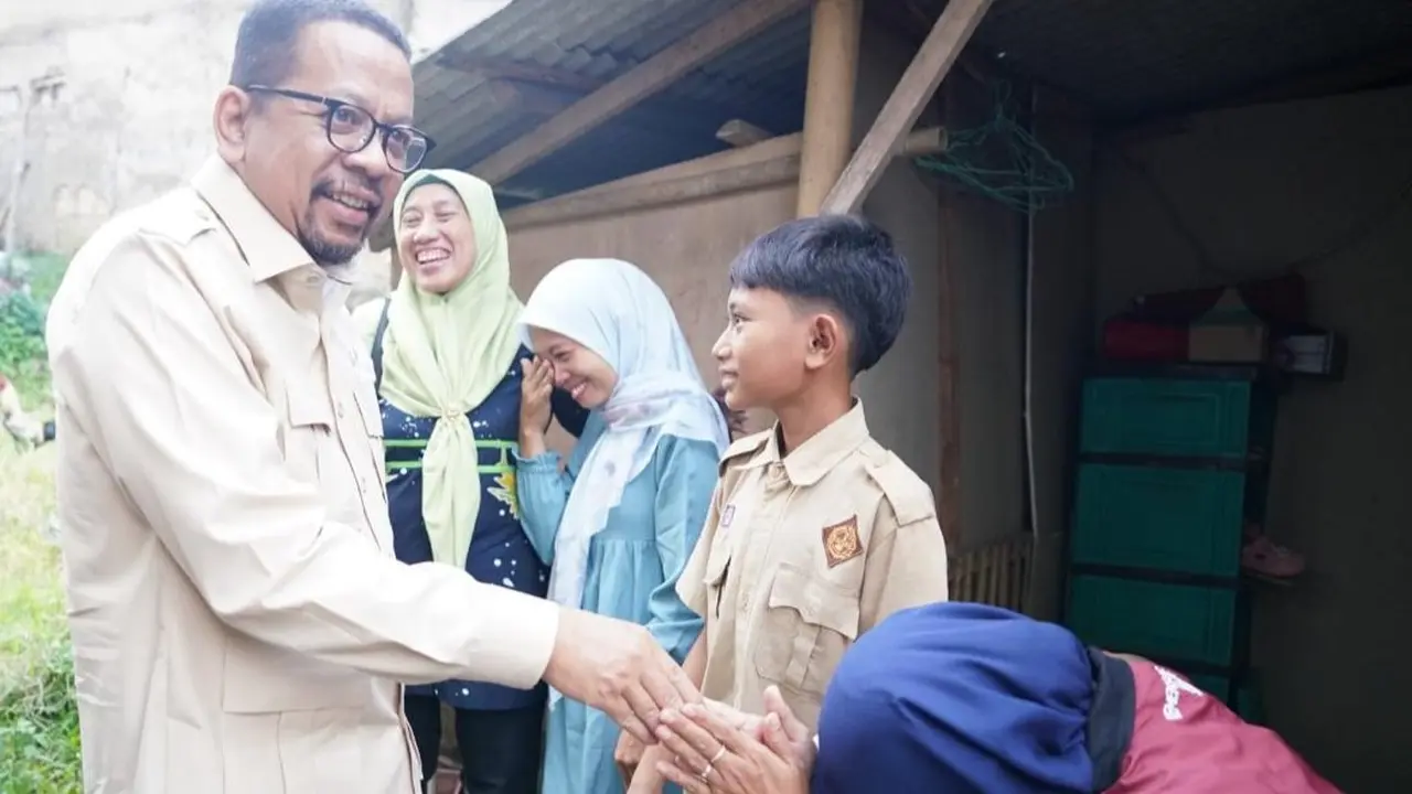 Wakil Kepala Staf Kepresidenan (KSP), Muhammad Qodari, kembali mengunjungi rumah calon siswa Sekolah Rakyat di kawasan Tanah Sereal, Kota Bogor.