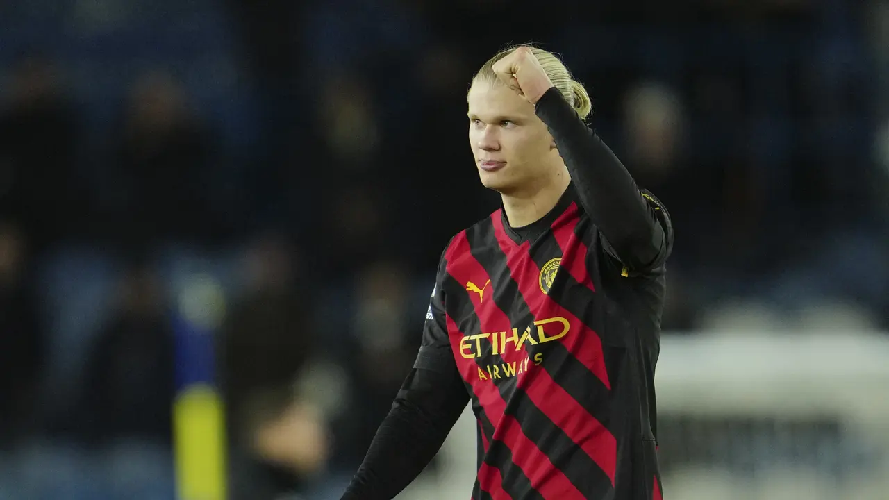 Erling Haaland mencetak dua rekor sekaligus saat City melawan Leeds di lanjutan Liga Inggris