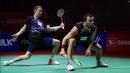 <p>Pebulutangkis ganda putra Denmark, Kim Astrup/Anders Skaarup Rasmussen gagal menghalau kok dari pasangan Indonesia, Leo Rolly Carnando/Daniel Marthin pada laga final Indonesia Masters 2024 di Istora Senayan, Jakarta, Minggu (28/01/2024). (Bola.com/Bagaskara Lazuardi)</p>