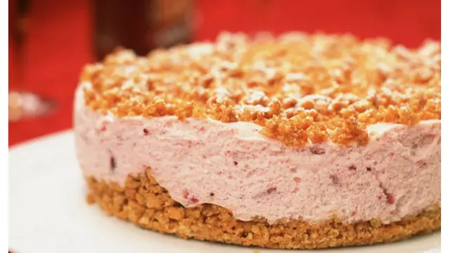 Nikmatnya Ngemil Almond Cheesecake Buatan Sendiri