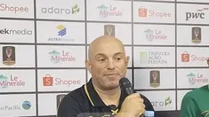 Pelatih Persebaya, Bernardo Tavares, mengakui pertandingan melawan Arema FC berjalan sulit. Meski demikian, ia tetap mengapresiasi perjuangan para pemainnya dan menilai tim harus segera berbenah untuk menghadapi laga berikutnya.