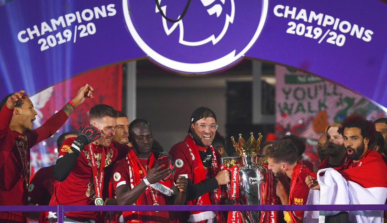 Selain itu, Klopp juga menjadi pelatih asal Jerman pertama yang menjuarai Liga Inggris.