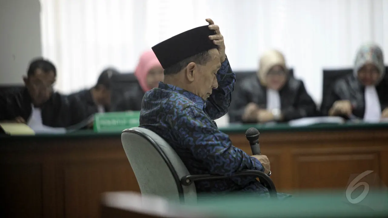 Tampang Fuad Amin Imron Saat Jaksa Tolak Eksepsinya