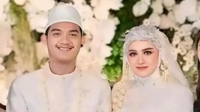 6 Gaya Lamaran-Pernikahan Happy Asmara yang Baru Terungkap, Tampil Santun Pakai Hijab