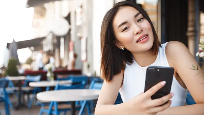 wanita agustus cerdas bahagia