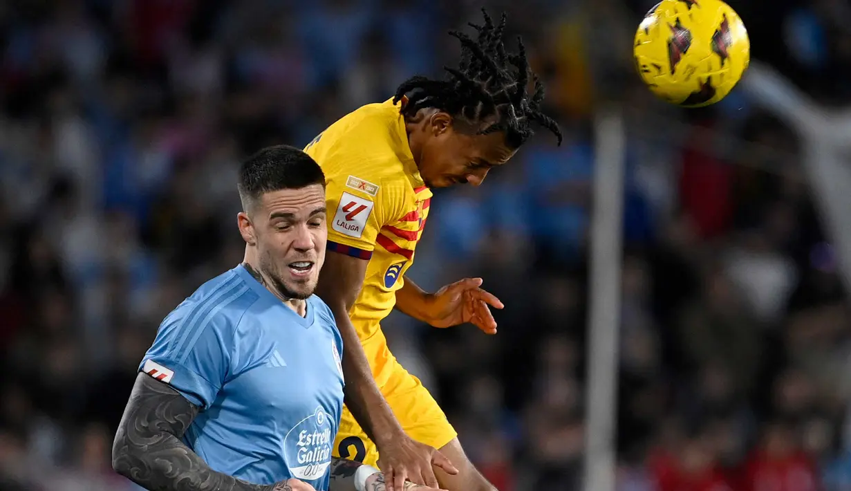 Namun di penghujung pertandingan, Robert Lewandowski berhasil mencetak gol ke gawang Celta Vigo melalui tendangan penalti.  (MIGUEL RIOPA/AFP)