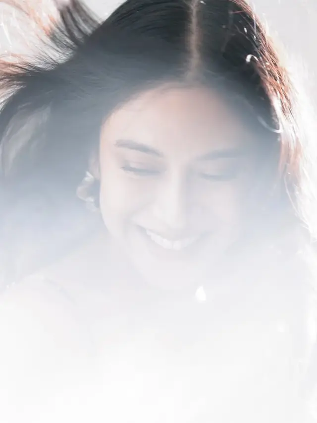 Dian Sastrowardoyo Rayakan Ulang Tahun ke-44 dengan pemotretan dengan kecantikan alami. [@therealdisastr]