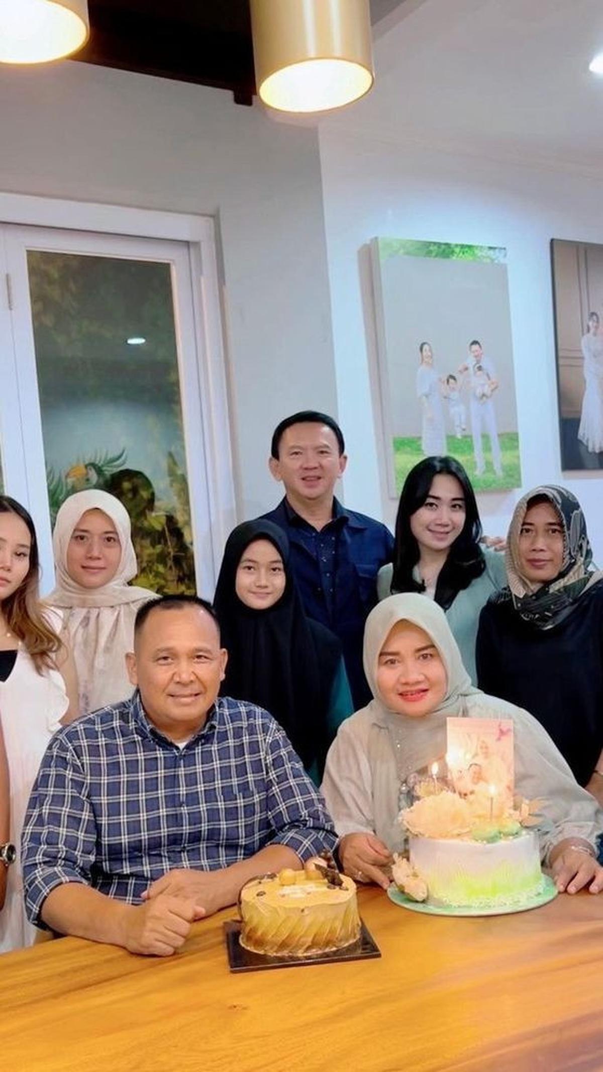 Rayakan Ulang Tahun Sang Ibu