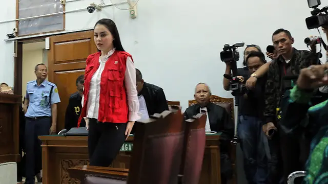 [Bintang] Sidang Jennifer Dunn