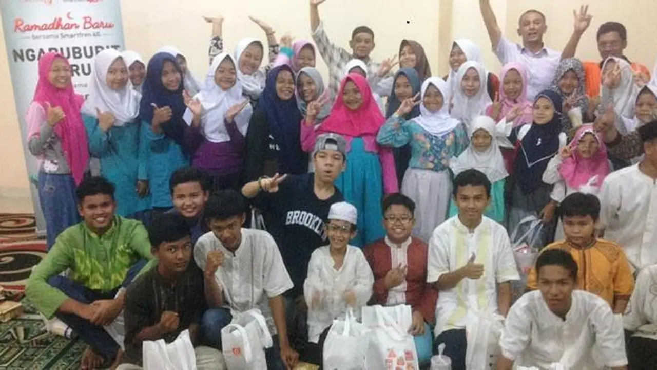 Smartfren Hibur Anak Yatim Dengan Mendatangkan Saaih Halilintar