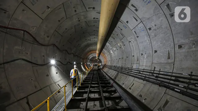 Melihat Progres Pembangunan MRT Fase 2 di Monas