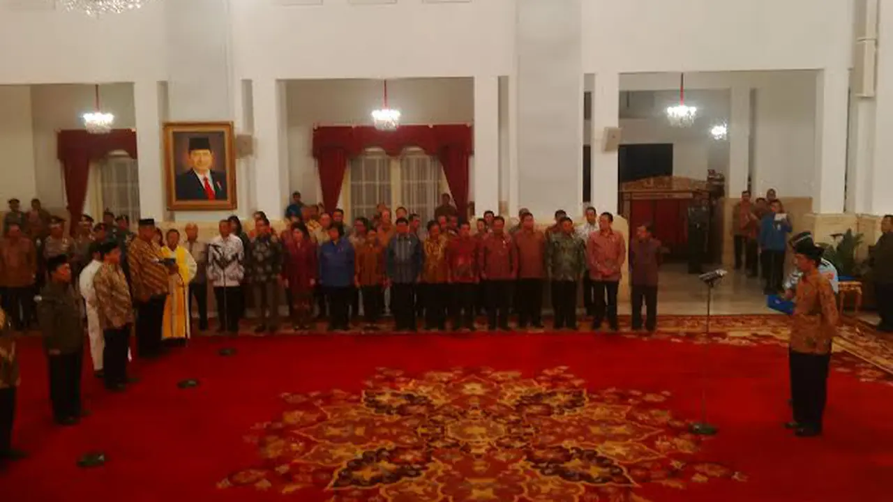 Nuansa Baju Batik Warnai Pelantikan Pejabat Negara