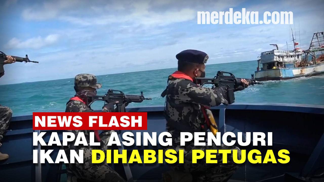 VIDEO: Sangar Petugas Patroli KKP Serbu 2 Kapal Asing di Laut Natuna, Satu Tenggelam