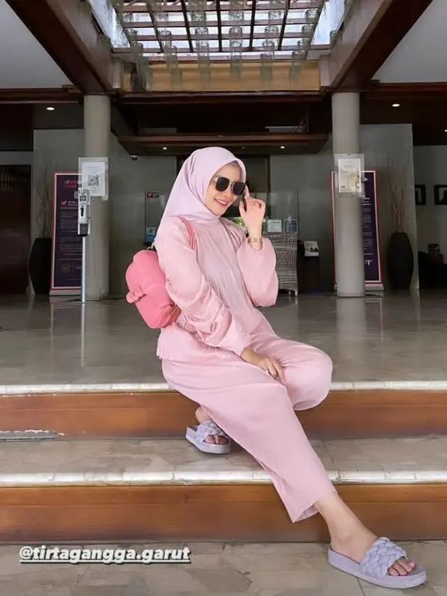 Hamil Anak Pertama, Ini 6 Potret Baby Bump Novia Giana Istri Ikbal Fauzi