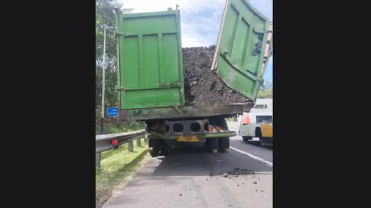 Penyebab Kecelakaan di Tol Cipularang KM 97, Truk Gagal Menanjak Hantam 5 Kendaraan