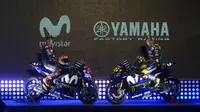 Pabrikan Jepang, Yamaha, memperkenalkan motor YZR-M1 untuk MotoGP 2018 di Matadero Madrid, Spanyol, Rabu (24/1/2018). (AP Photo/Paul White)