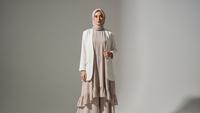8 Model Gamis Polos Elegan Dipadukan Blazer Tanpa Kancing, Inspirasi Stylish untuk Penampilan Modern