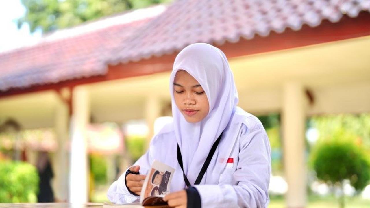 Dari Kamar Sempit, Adelia Temukan Harapan di Sekolah Rakyat: Mimpi Jadi Hakim Kini Terbuka Lebar!