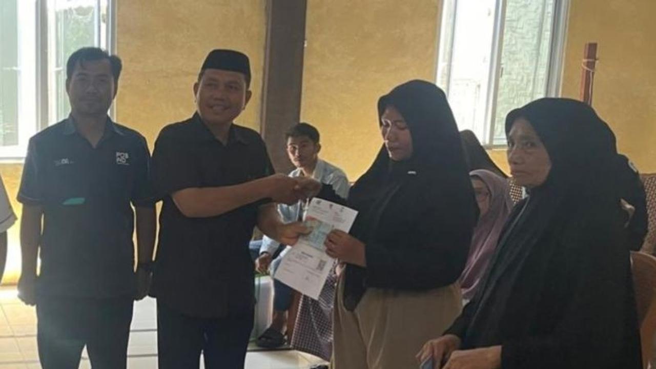 DPRD Gorontalo Utara Dampingi Penyaluran Bansos di Tomilito, Pastikan Tepat Sasaran