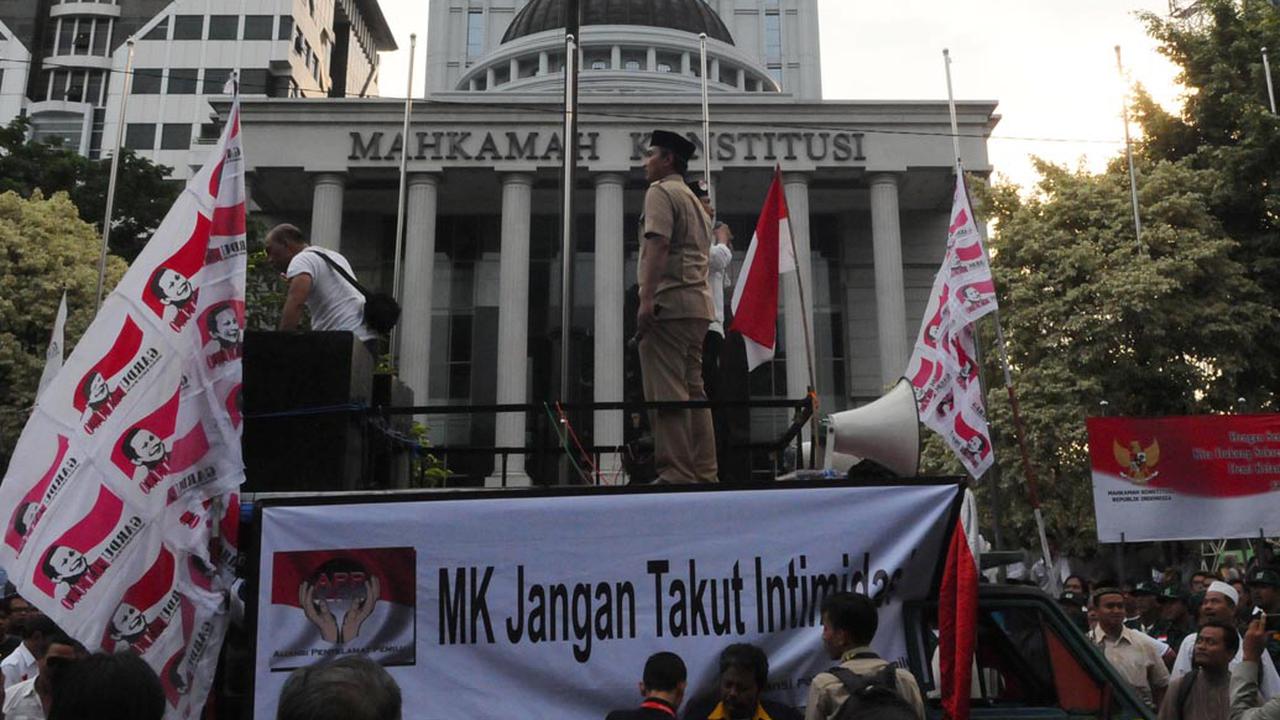 Anggap Pilpres Curang, Pendukung Prabowo Serbu MK