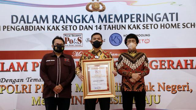 Malam Puncak Penganugerahan Kak Seto Award 2021 dan Pencatat Prestasi Polisi Selebriti (POLIS)