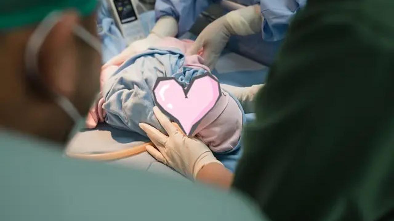 7 Potret Kesha Ratuliu Melahirkan Anak Ketiga, Penuh Haru