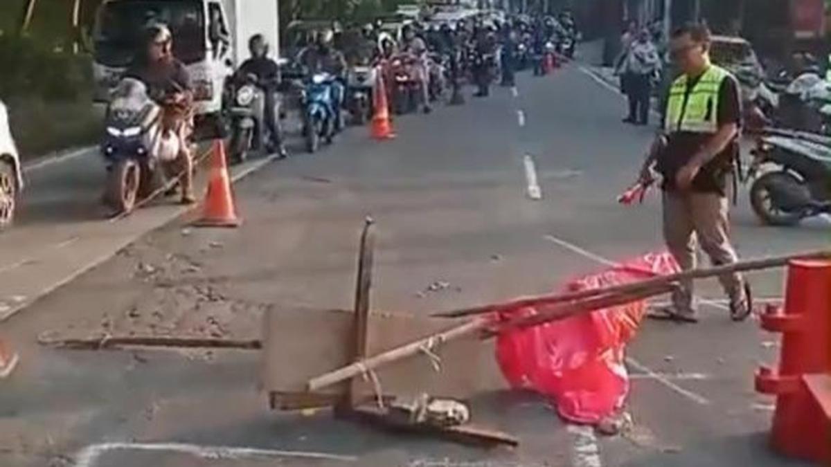 Jalan Amblas di Lenteng Agung, Lalu Lintas Arah Depok Macet
