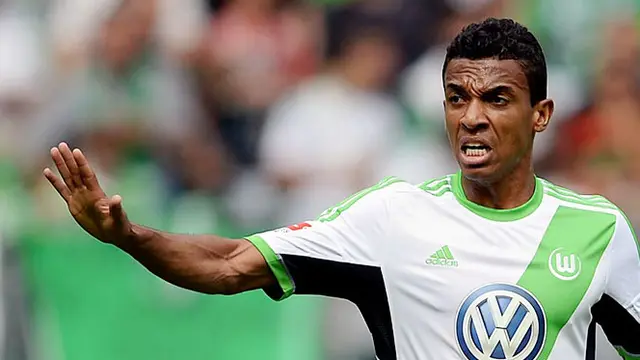 luiz-gustavo-131230b.jpg