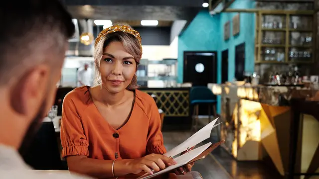 Ciri Orang yang Selalu Memesan Menu yang Sama di Restoran