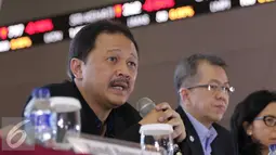 Direktur Utama BEI, Tito Sulistio  memberikan keterangan kepada wartawan terkait respon BEI Terhadap Terorisme , di BEI, Jakarta, Senin (18/1). Tito menjelaskan para investor tetap bertahan di perdagangan. (Liputan6.com/Angga Yuniar)