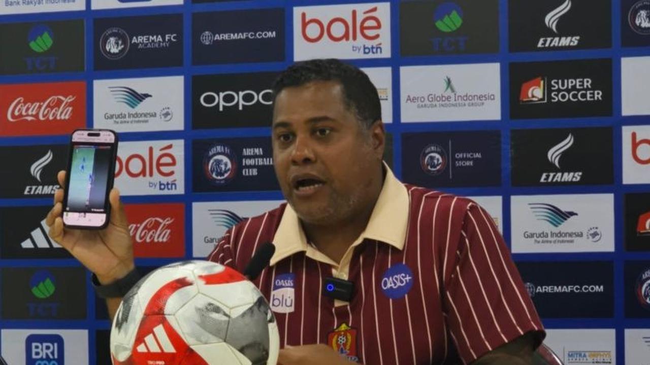 Pelatih Persijap Sesalkan Kontroversi Wasit Anulir Gol Carlos Franca di BRI Super League