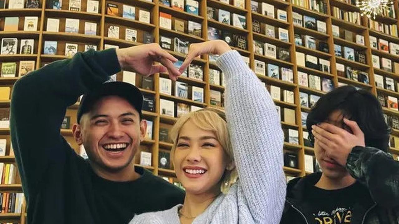6 Potret OOTD BCL saat Liburan di Korea Selatan, Outfitnya Selalu Pas dengan Gaya Rambut Pixie