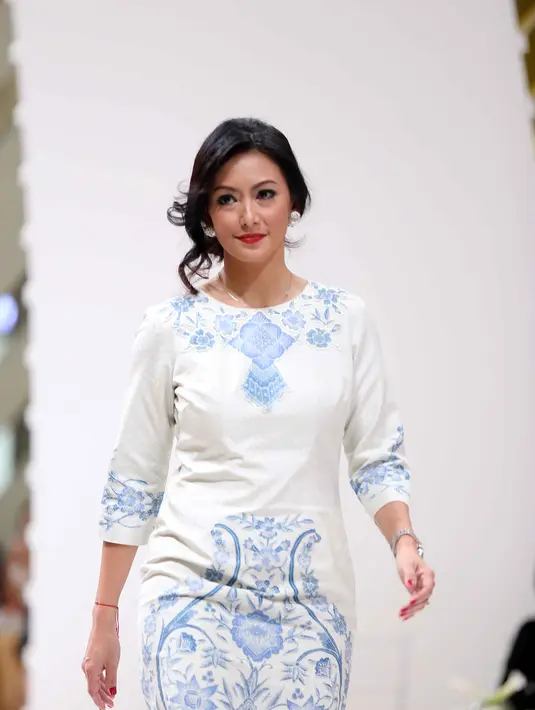 Susan yang bermain dalam film 'Perempuan Punya Cerita' merasa tersanjung dengan penghargaan tersebut. Ia berharap bisa menginspirasi kaum muda khususnya wanita. (Nurwahyunan/Bintang.com)