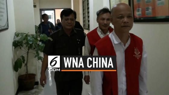 VIDEO: WNA China Nekat Rampok Toko Emas di Bekasi